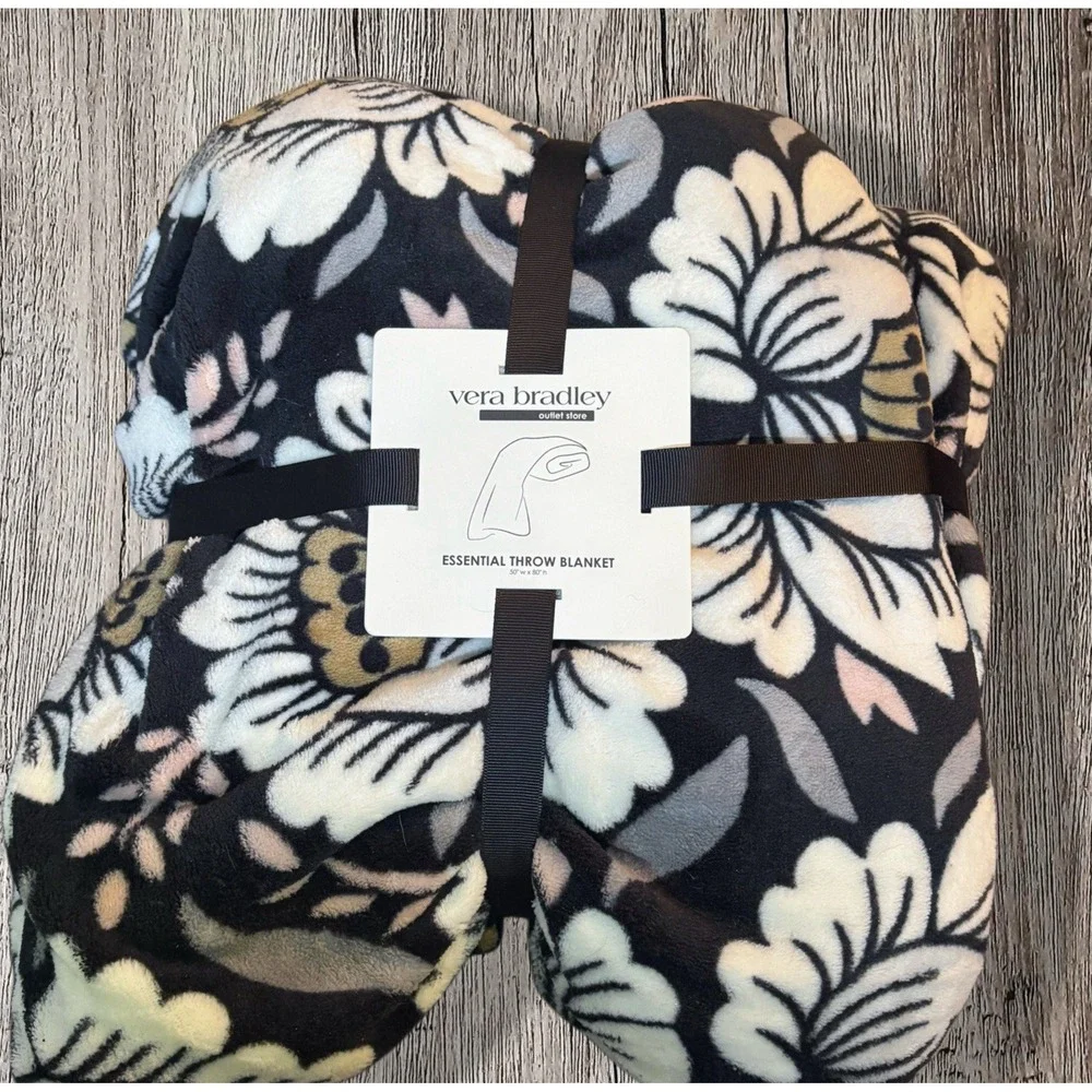 NWT Vera Bradley Essential Throw Blanket Lotus Neutral NEW